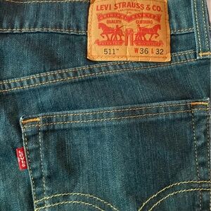Levi's 511 SZ 36W 32L Classic Indigo Straight Leg Jeans with some stretch
